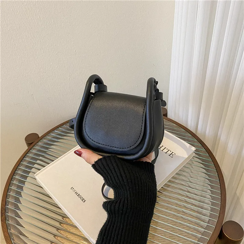 キャンディーカラーのミニpuレザーバッグ,女性用ショルダース - Women Bags Mini のレビューと価格