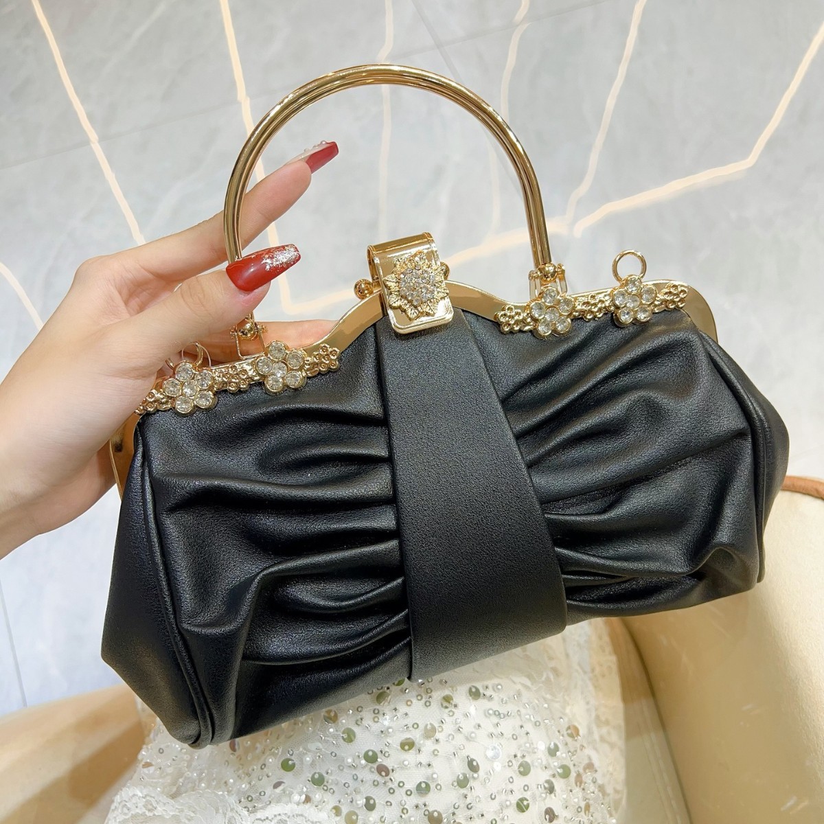 2025年ラグジュアリーハイエンドパーティクラウドレディース - Women Bags Trend 2025 のレビューと価格