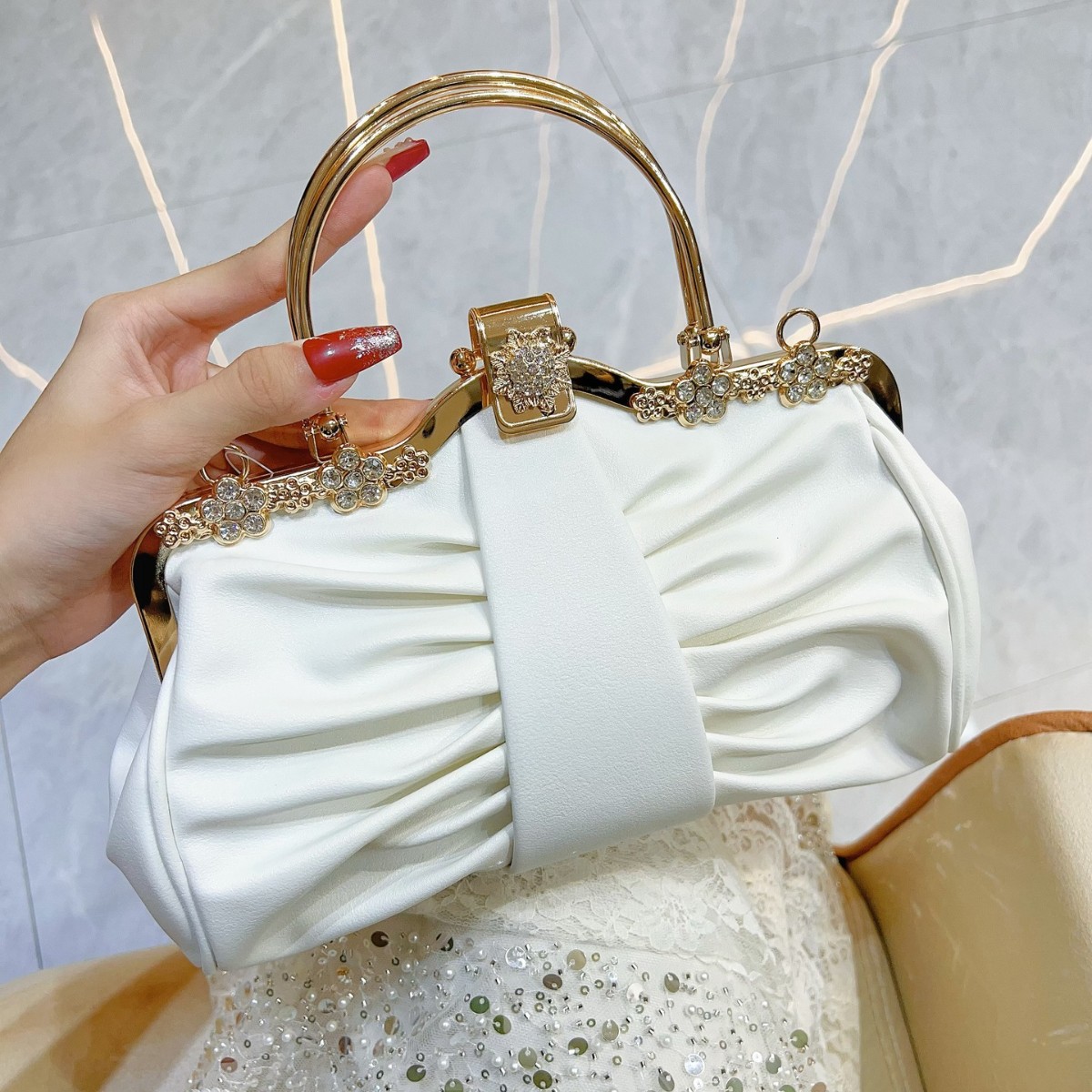 2025年ラグジュアリーハイエンドパーティクラウドレディース - Women Bags Trend 2025 のレビューと価格