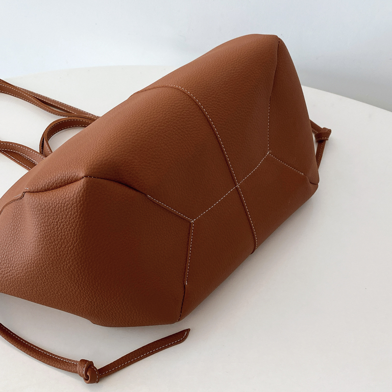 大容量レザージッパー女性用トートバッグ高品質高級2025ブラ - Women Bags Trend 2025 のレビューと価格