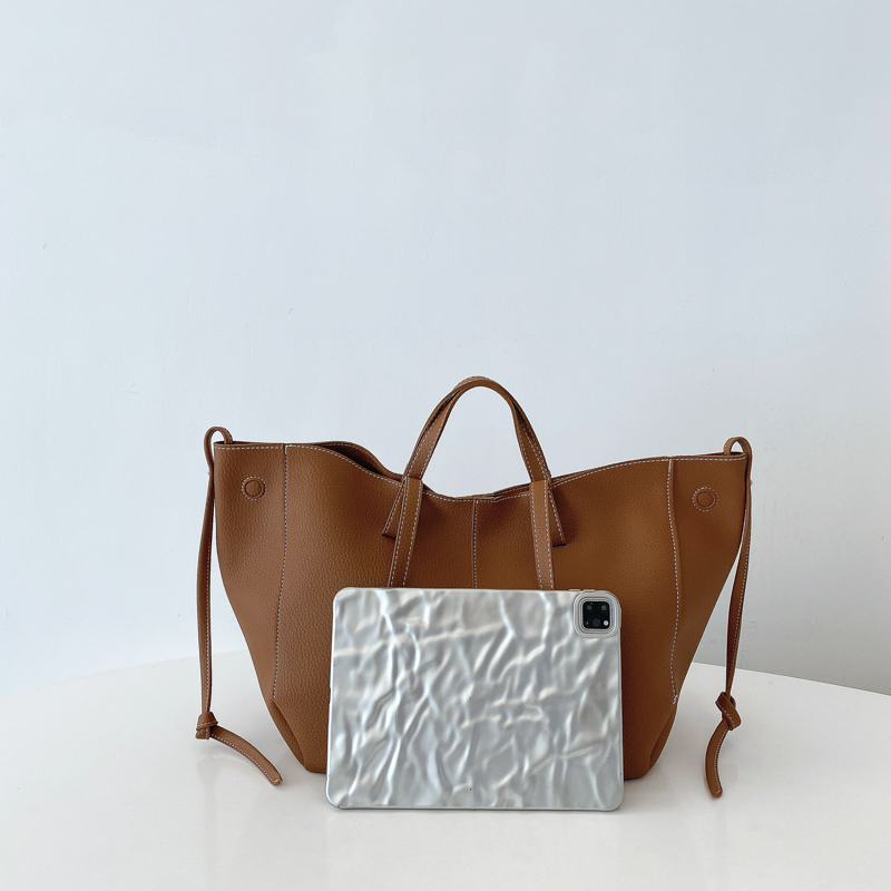 大容量レザージッパー女性用トートバッグ高品質高級2025ブラ - Women Bags Trend 2025 のレビューと価格